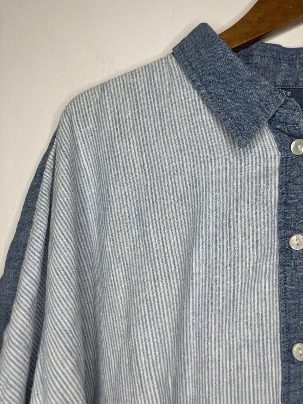 American Eagle Women's Large Patchwork Linen Blend Button Chambray Shirt Floral - Picture 4 of 13
